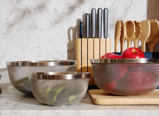 Medium Stainless Steel Strainer - 4 qt Essential for Rinsing Mid-Sized Portions - US 4479